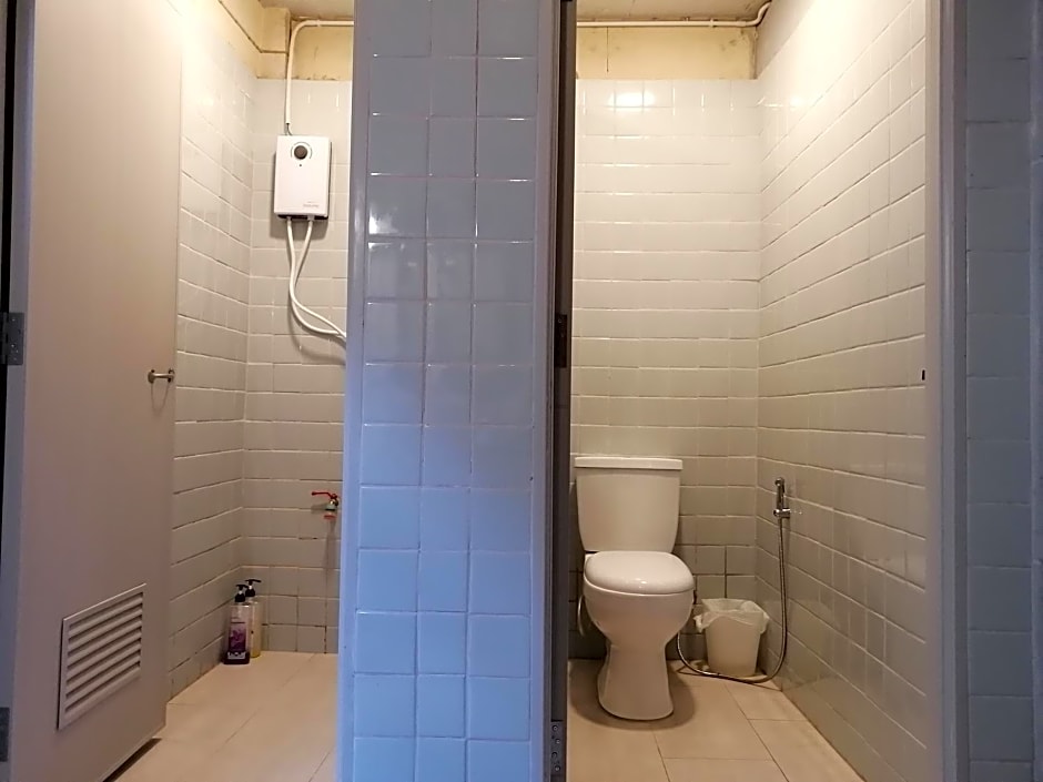 Boundary Hostel and Cafe