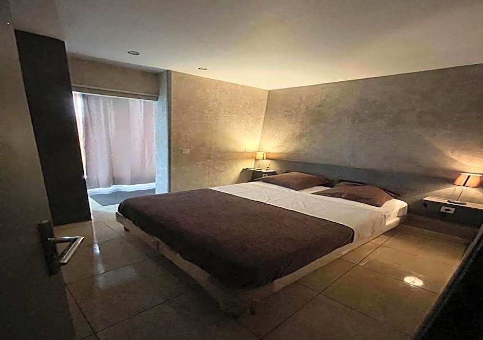 LPL Paris Hotel