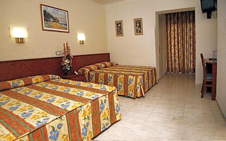 Triple Room (2 Adults + 1 Child)