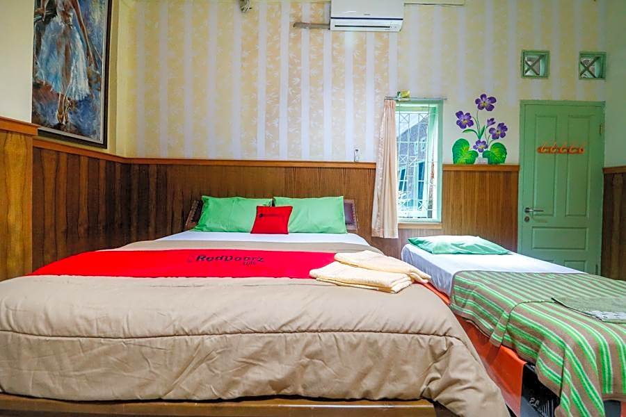 RedDoorz near Kartini Mall Lampung