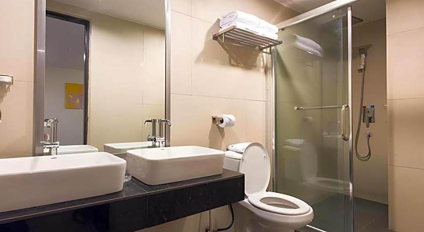 Aston Boutec Hotel Lintas Plaza