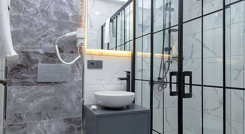 Fly Point Airport Hotel