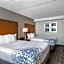 La Quinta Inn & Suites by Wyndham Secaucus Meadowlands