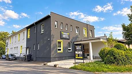 Hotel Hangar