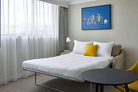 One-Bedroom Large Suite - Executive Lounge Access