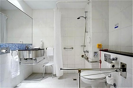 1 DBL BED WHEELCHAIR ACCESS SMOKING
