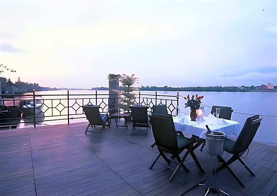 Saigon Domaine Luxury Residences