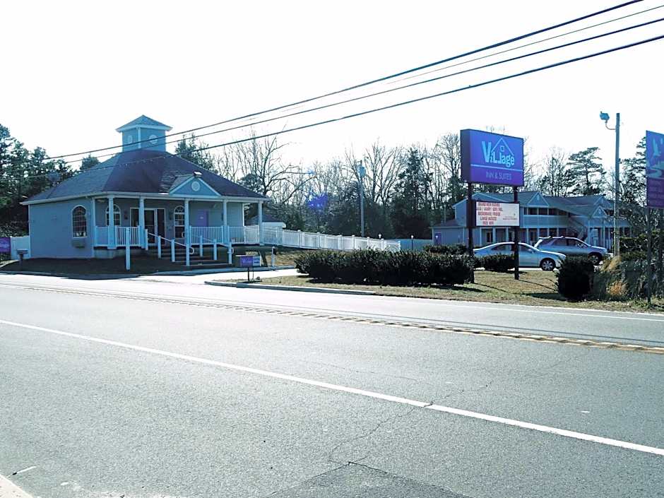 Village Inn & Suites - Smithville