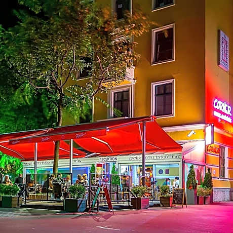 Corner Hotel & Kávéház