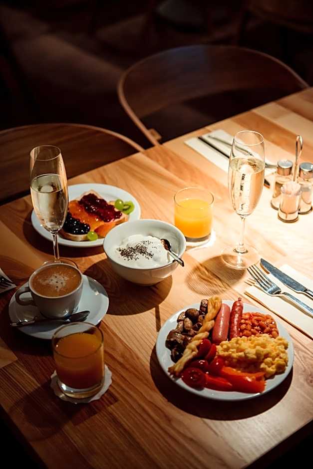 BOUTIQUE HOTEL11 with rooftop SPA