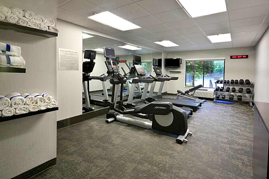 Fairfield Inn & Suites by Marriott Charlottesville North