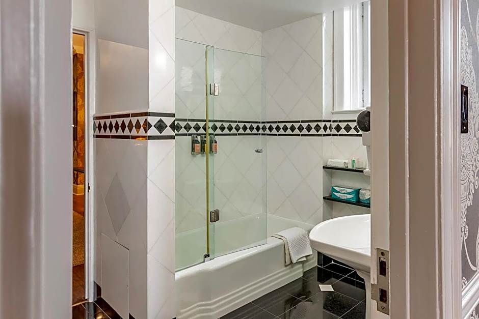 The Fort Garry Hotel, Spa and Conference Centre, an Ascend Collection Hotel