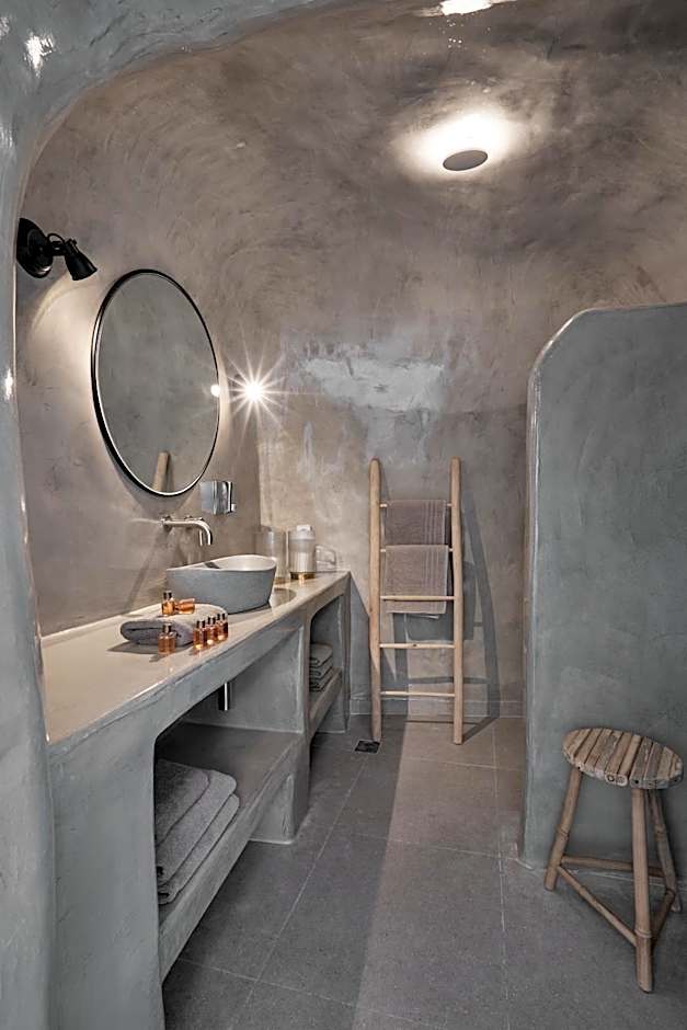 Virginia's Cave Villas