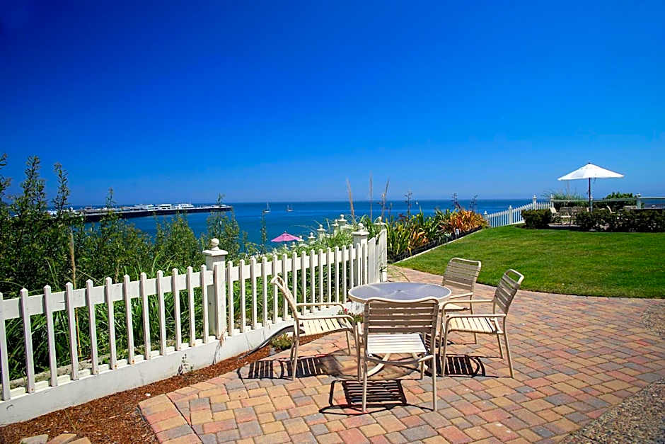 Sea & Sand Inn