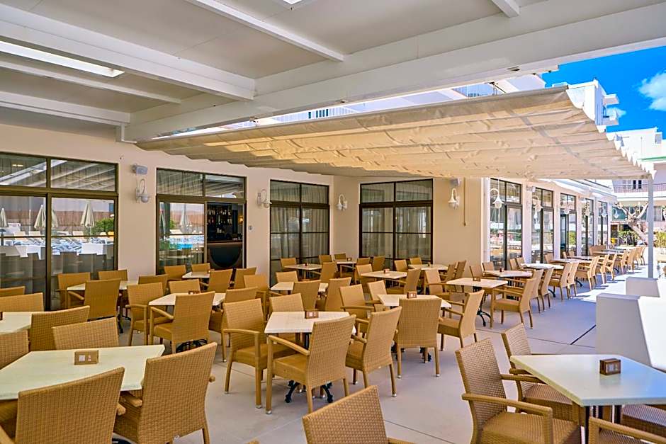 Universal Hotel Bikini