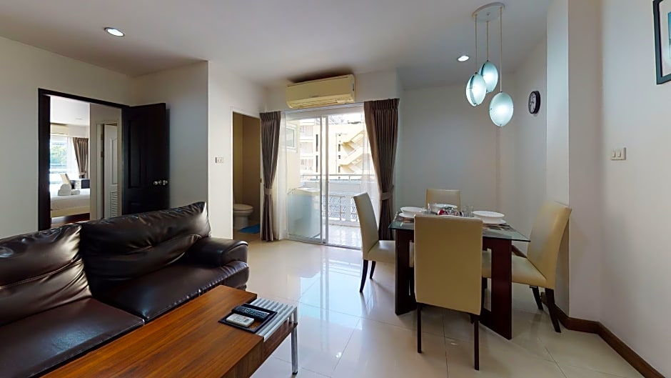 14 Place Sukhumvit Suites