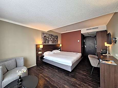 Deluxe Double Room with Shower