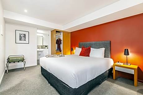 One Bedroom Apartment