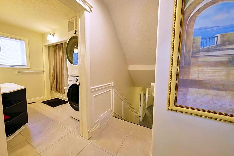 Casa Pura Vida Hot Tub, Pool & Ping Pong Tables w Backyard & BBQ Come stay