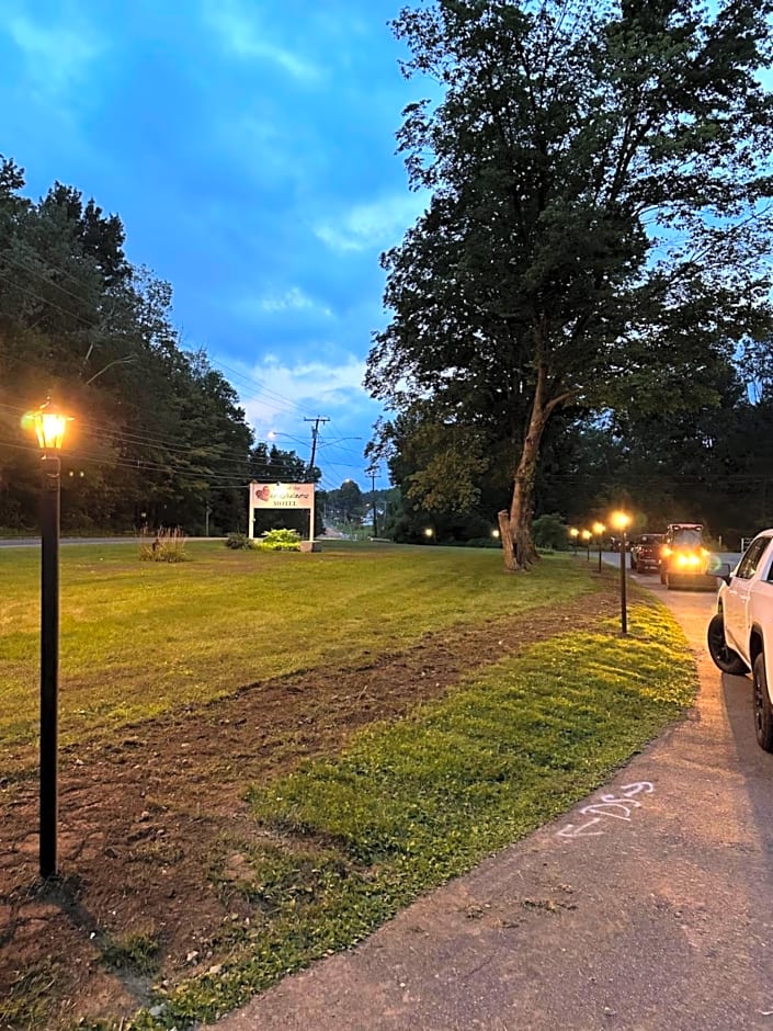 Heart of the Berkshires Motel