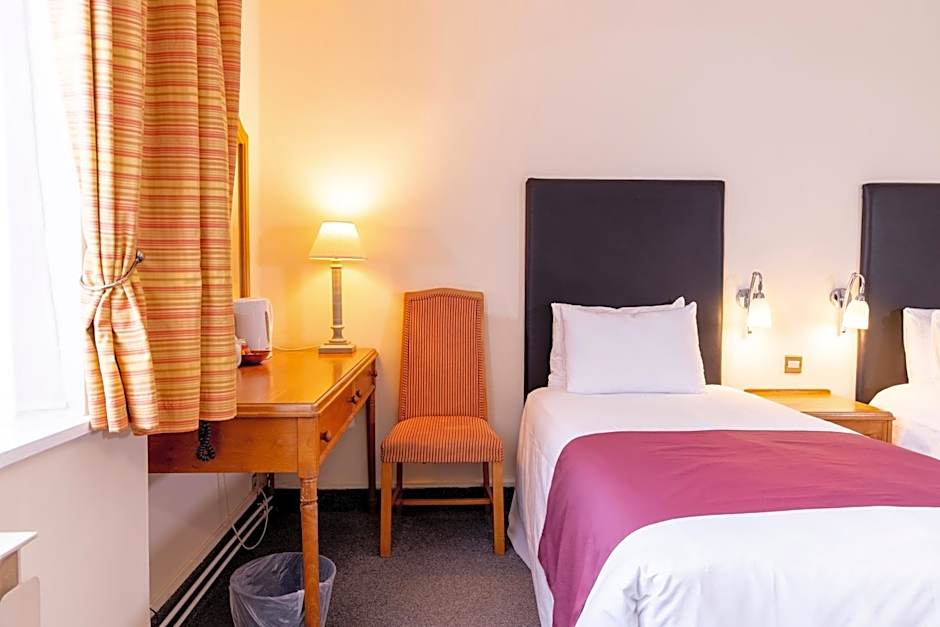 Roebuck by Greene King Inns