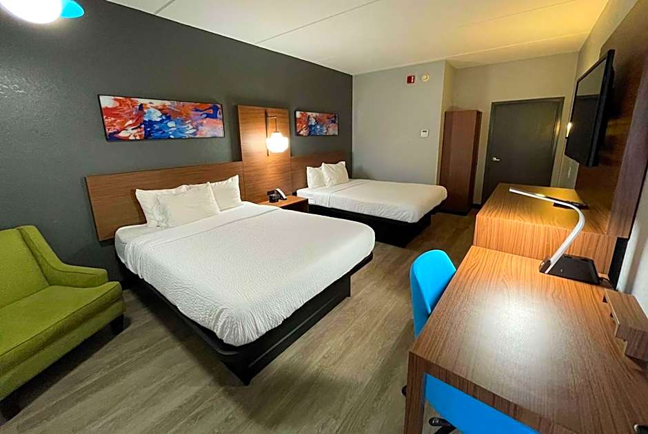 La Quinta Inn & Suites by Wyndham Fayetteville I-95