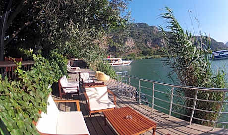Lindos Pension