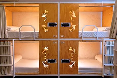 Bed in 8-Bed Mixed Dormitory Room