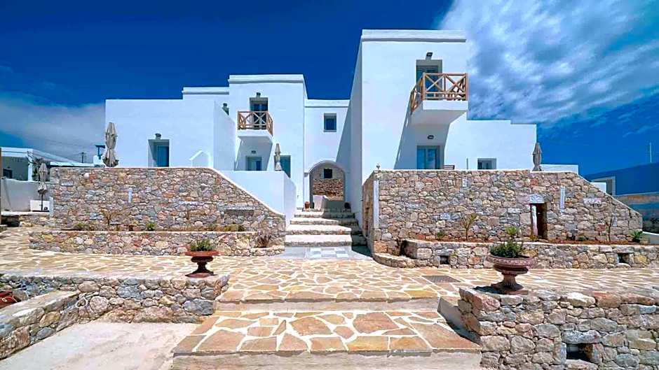 MIKRES CYCLADES DONOUSSA
