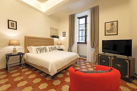 One-Bedroom Apartment with Balcony