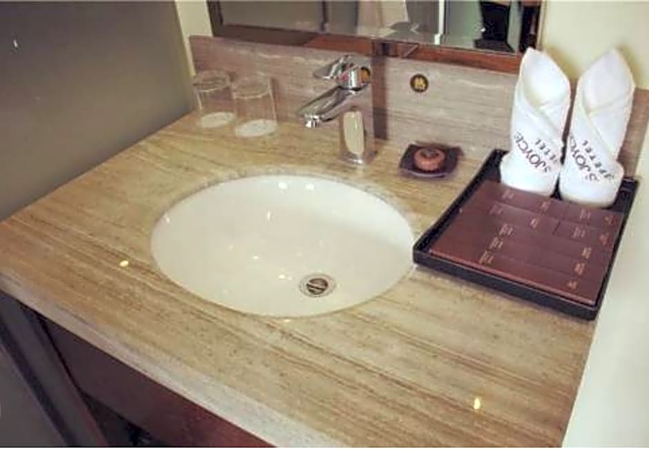 James Joyce Coffetel Jishou Renmin North Road Branch