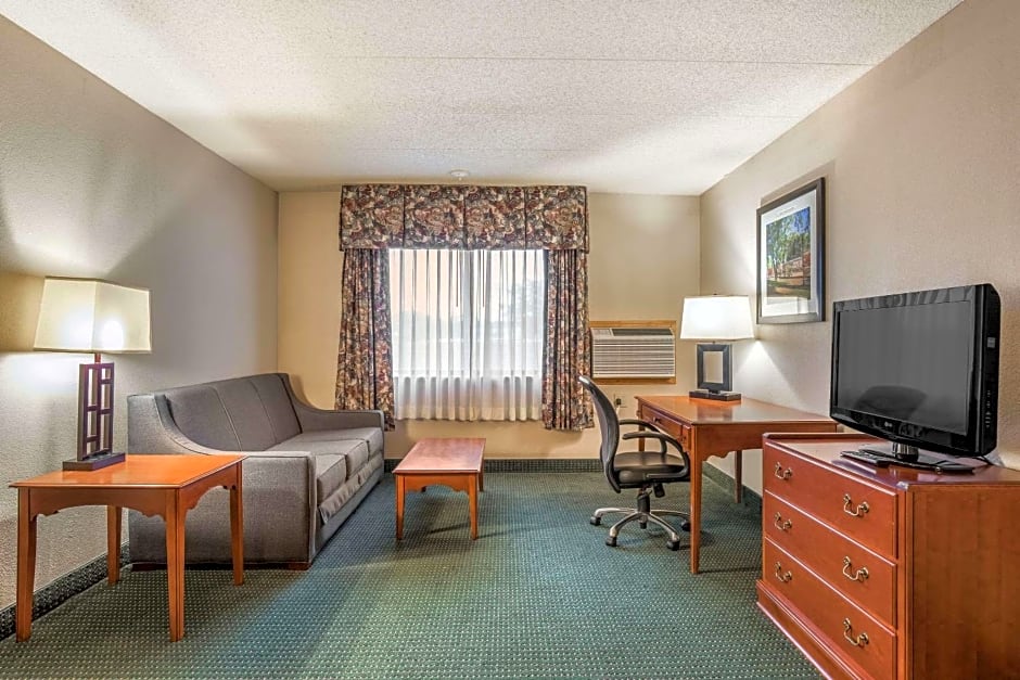 Clarion Hotel and Convention Center Baraboo