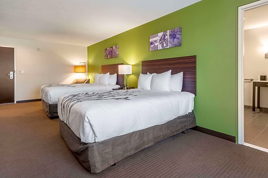Photo 1 of 4 of 2 Queen Beds