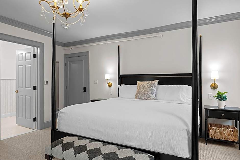 The Davenport Inn