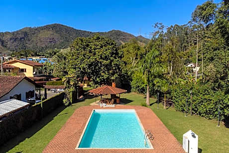 Casa Di Maria 4 Quartos a 500m Centro - Sauna, Piscina, Fogão a Lenha, Churrasqueira - ACESSO PRIVATIVO AO AO RIO - Ideal para famílias