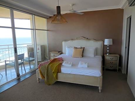 Premier Three-Bedroom Apartment - Sub Penthouse