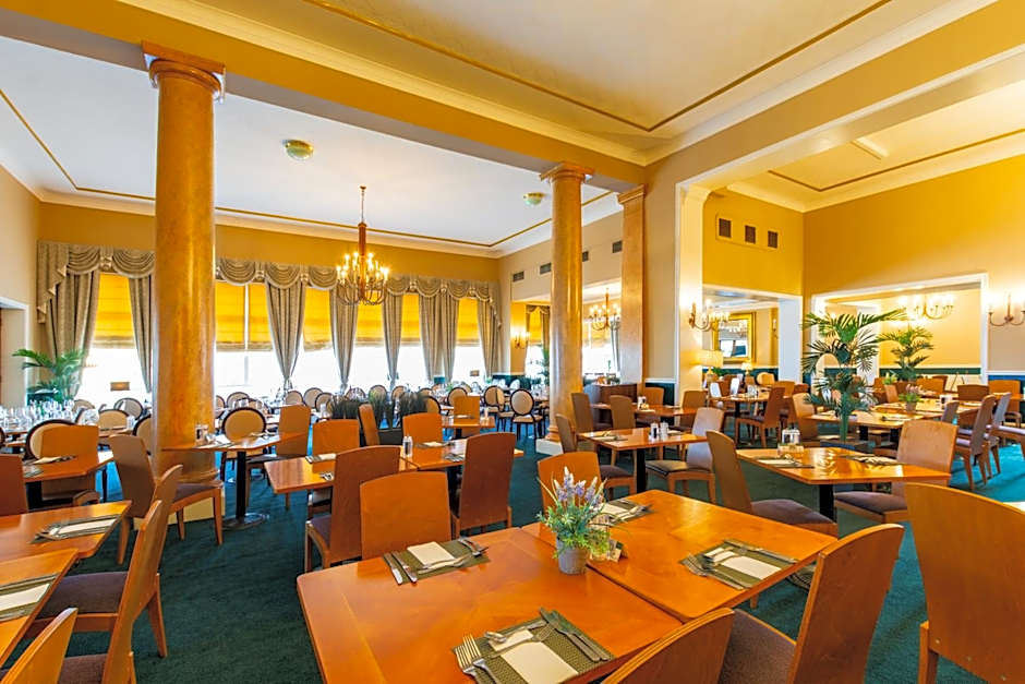 Royal Hotel