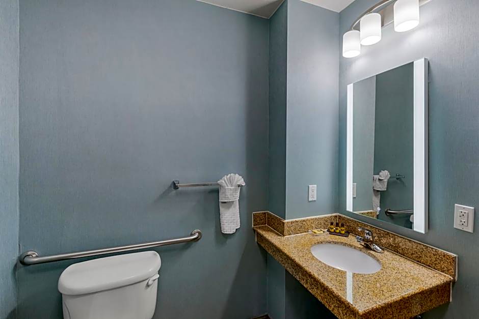 Best Western Plus Wasco Inn & Suites