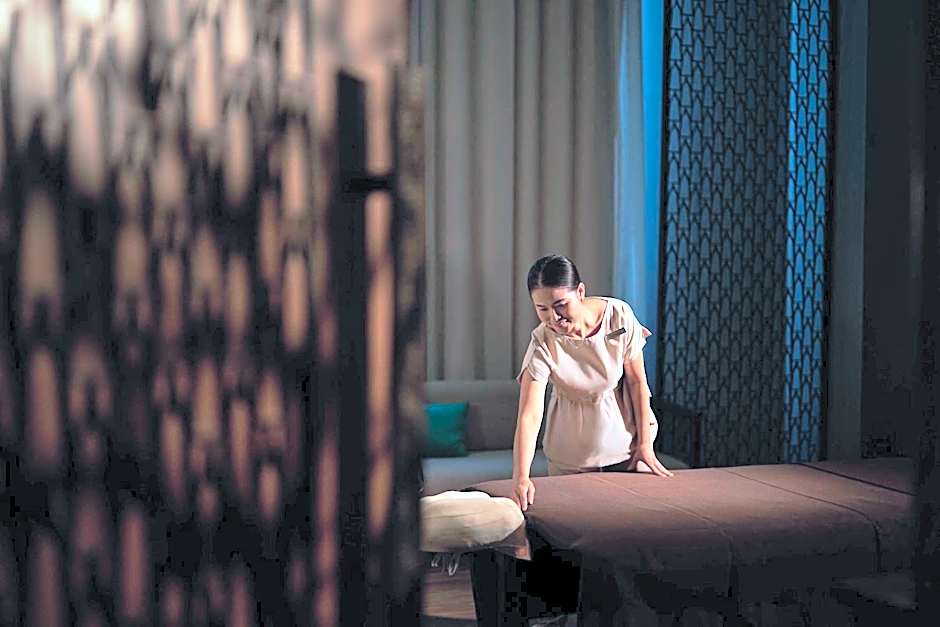 Dusit Thani LakeView Cairo