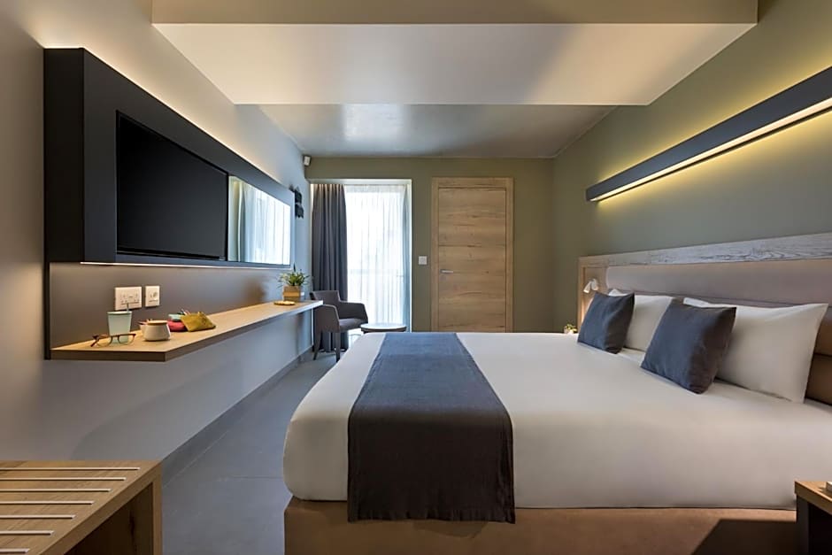 Photo 1 of 10 of Deluxe 1 Double Bed or 2 Beds