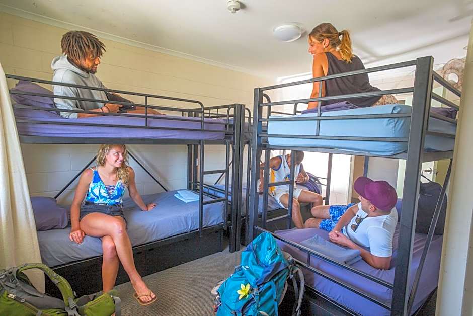 Manta Lodge & Scuba Centre