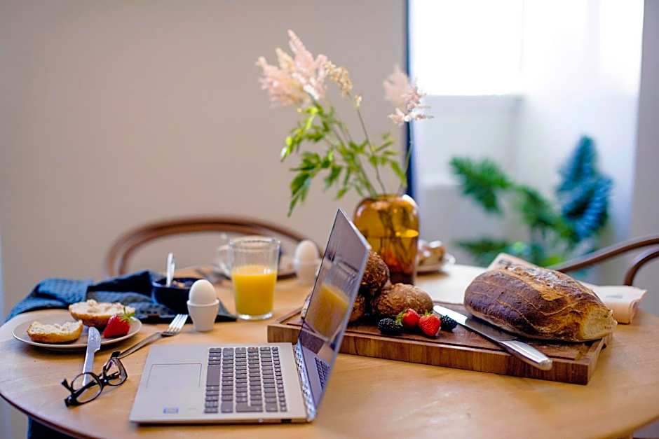 Apēron Apartment Hotel