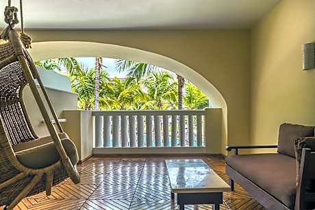 TROPICAL VIEW SUITE