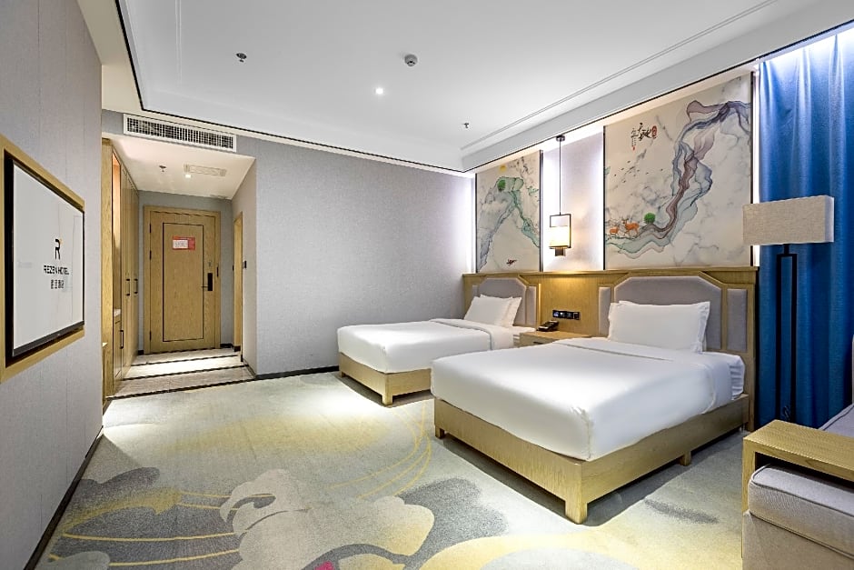 Rezen Hotel Urumqi High-speed Railway Station