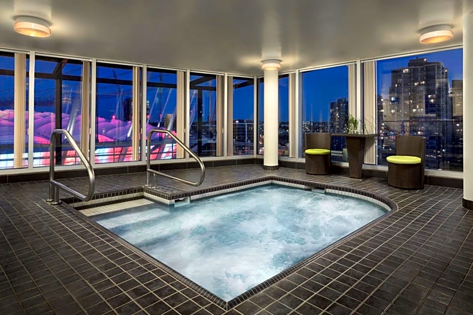 Hampton Inn & Suites, by Hilton - Vancouver Downtown