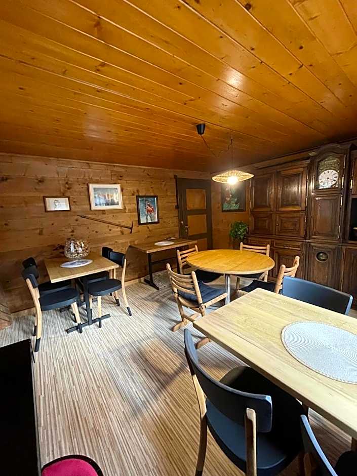 Auberge Restaurant les Aiguilles Rouges