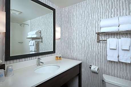 Queen Room with Two Queen Beds - Pet Friendly/Non-Smoking