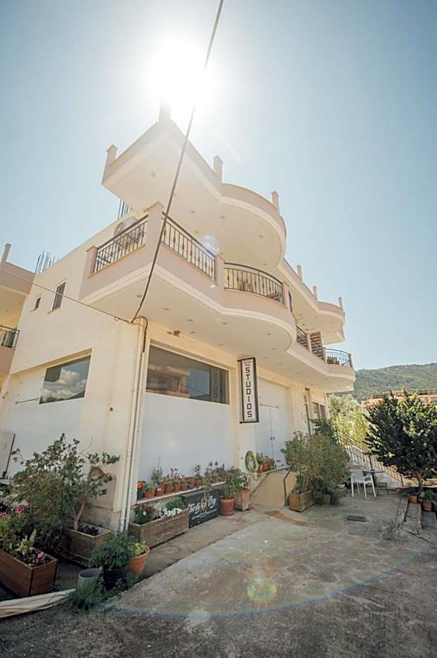 Thirsty Dog Urban Port Studios