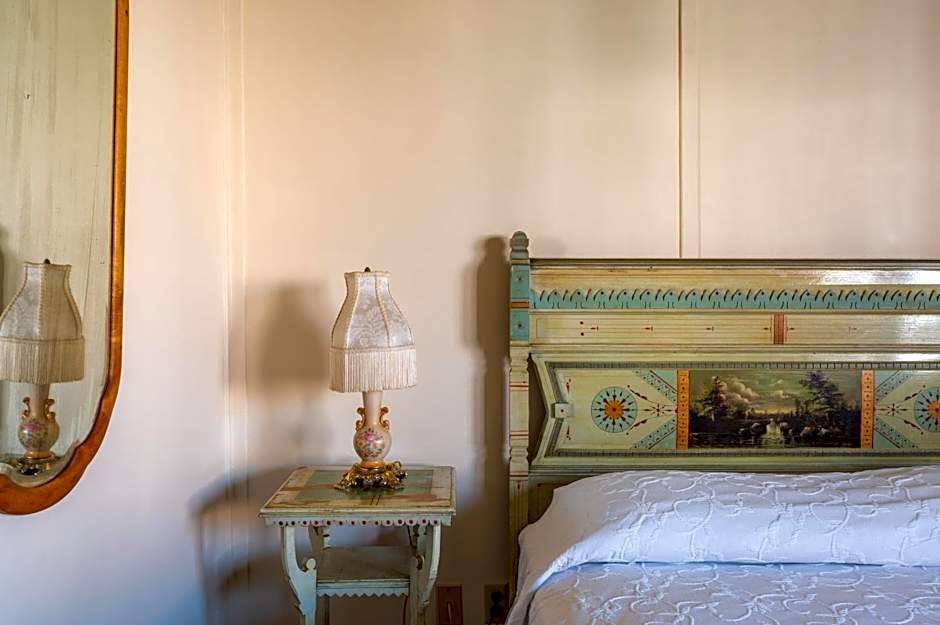 Martine Inn