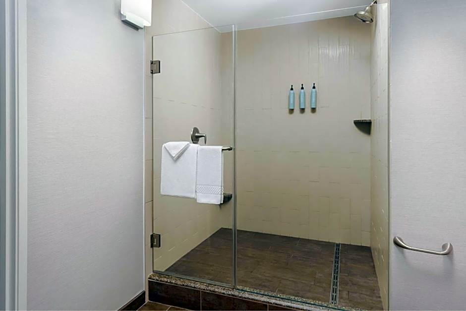 Courtyard by Marriott Los Angeles Woodland Hills